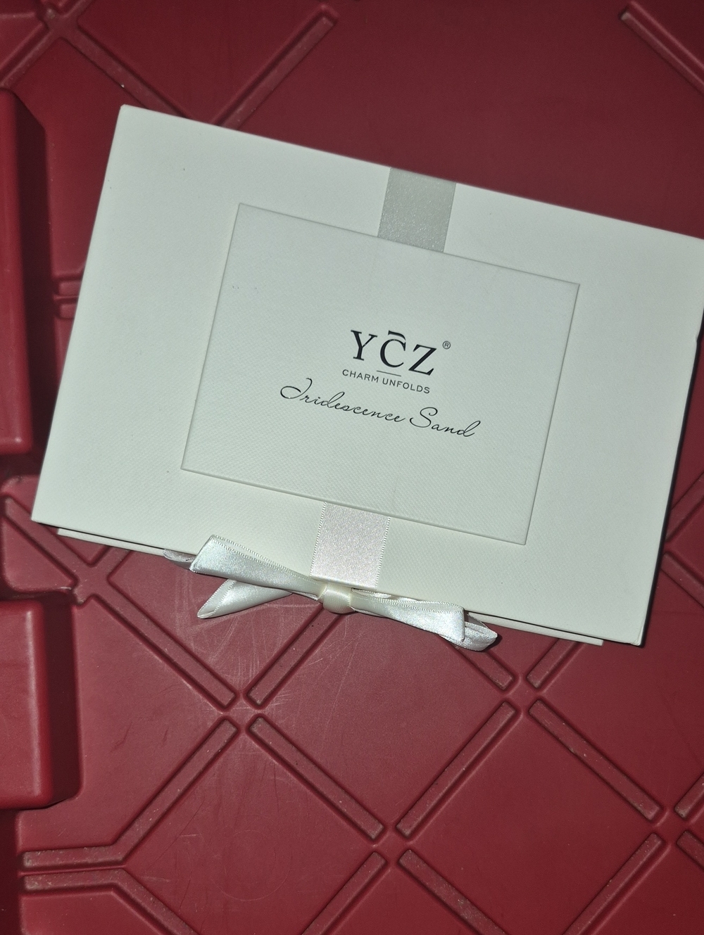 YCZ Iridescence Sand Gift Box Nwt